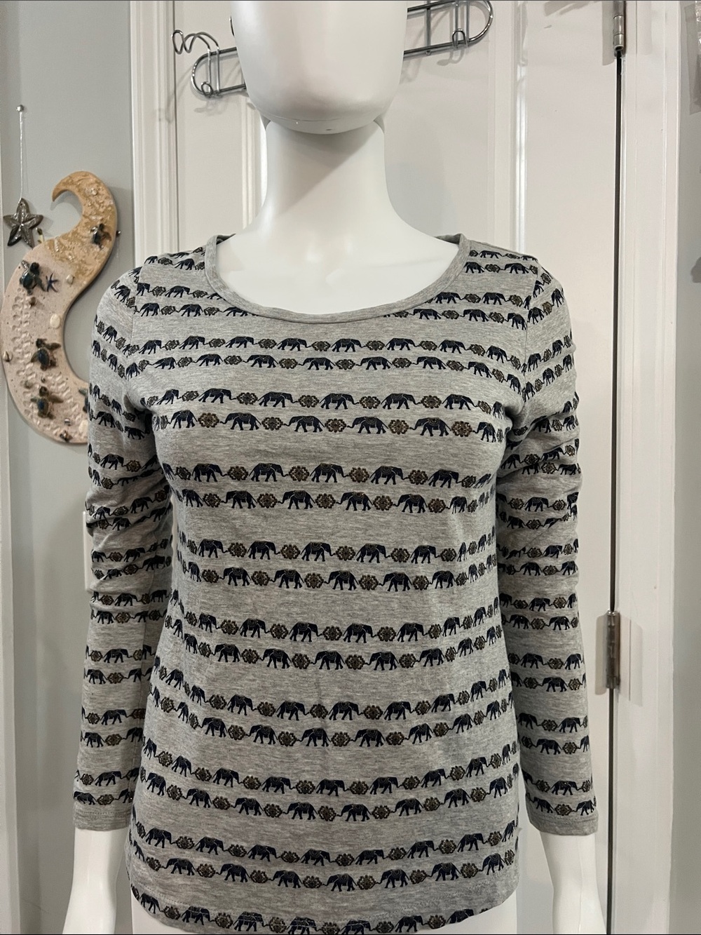 crown & ivy Gray Long Sleeve Tee with Navy Elephant Stripe Size XS